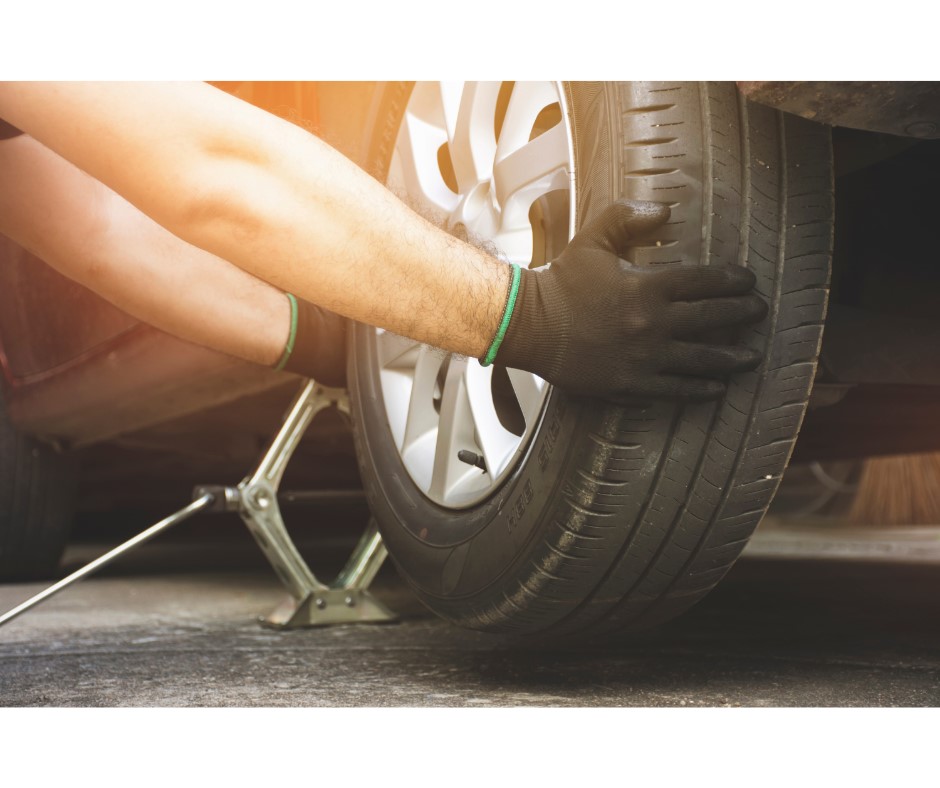 Tire change scissor car jack safely