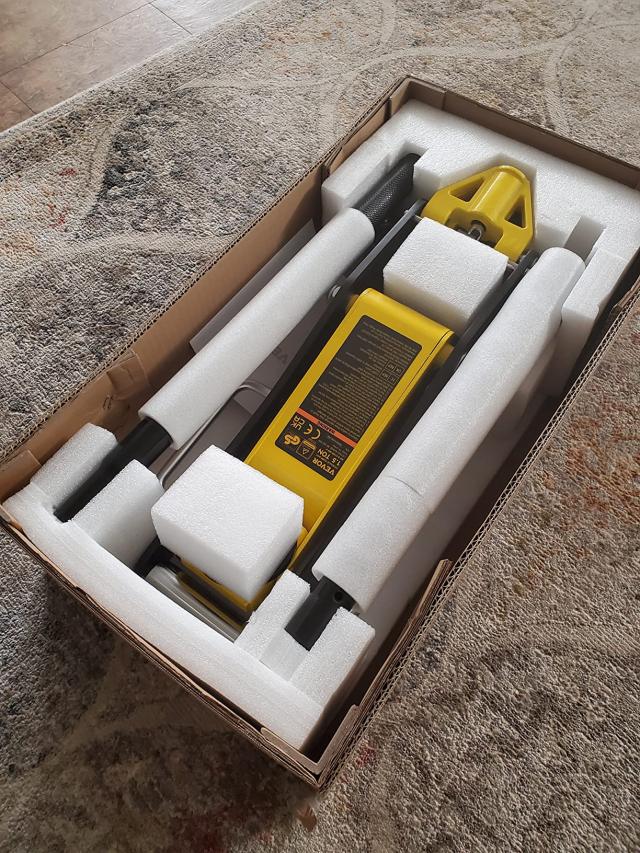 Vevor-3-ton-low-profile-trolley-jack-packaged